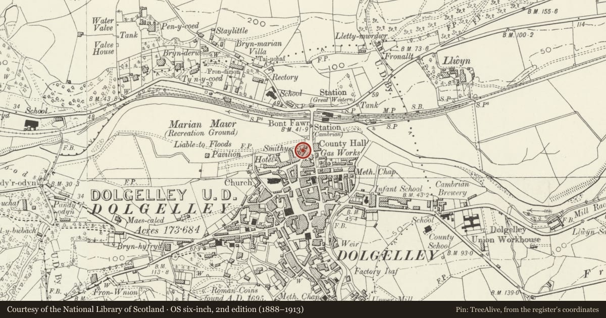 Ordnance Survey six-inch map, 2nd edition (1888–1913) covering the location of Stag Inn, Dolgellau, Gwynedd, with a pin at the register's coordinates
