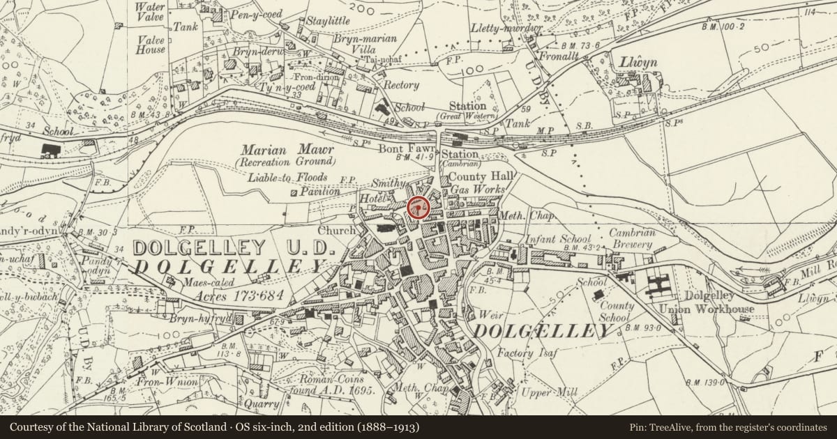 Ordnance Survey six-inch map, 2nd edition (1888–1913) covering the location of British Red Cross Society, Dolgellau, Gwynedd, with a pin at the register's coordinates