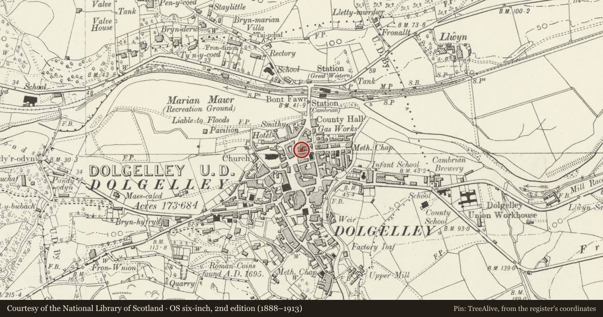 Ordnance Survey six-inch map, 2nd edition (1888–1913) covering the location of Glyndwr Milk Bar, Dolgellau, Gwynedd, with a pin at the register's coordinates