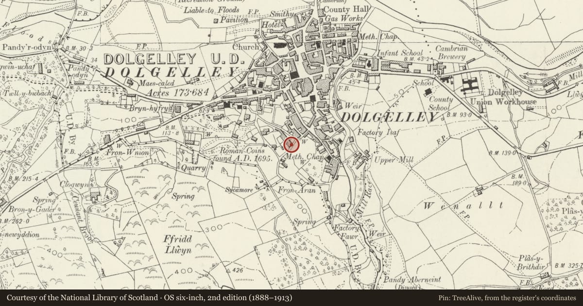 Ordnance Survey six-inch map, 2nd edition (1888–1913) covering the location of Tan'r Allt, Dolgellau, Gwynedd, with a pin at the register's coordinates