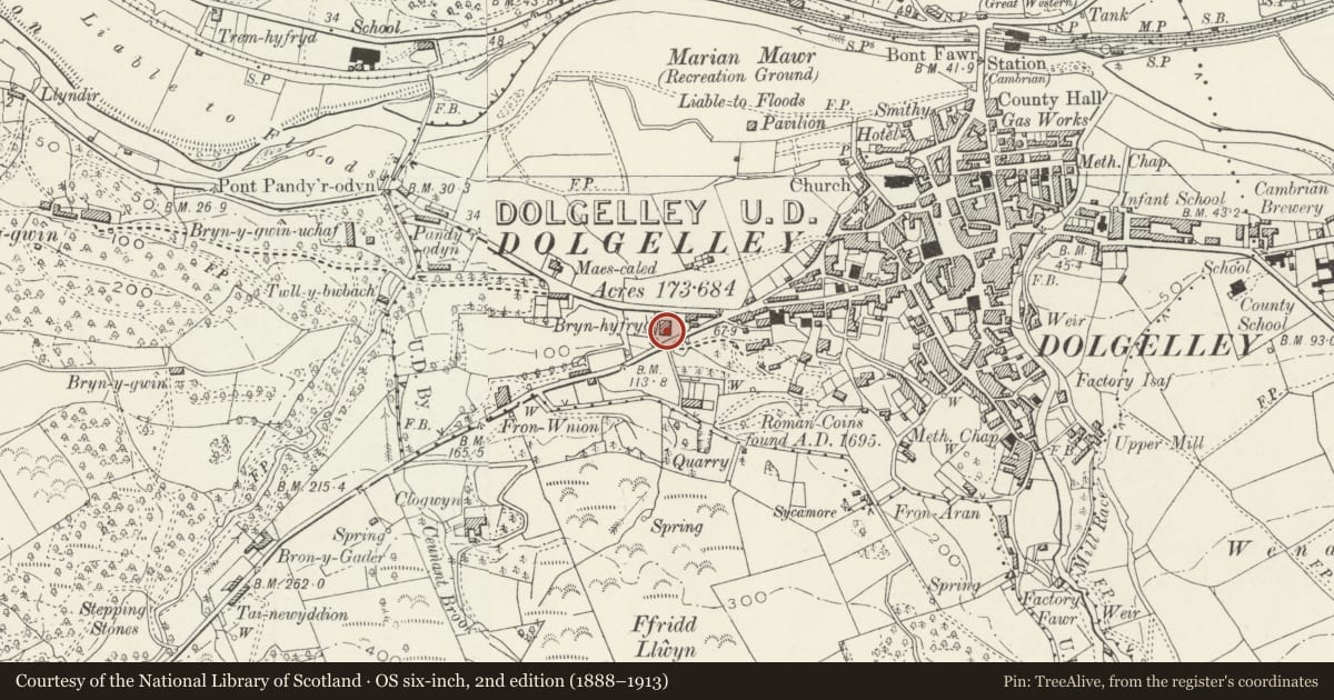 Ordnance Survey six-inch map, 2nd edition (1888–1913) covering the location of Brynhyfryd, Dolgellau, Gwynedd, with a pin at the register's coordinates