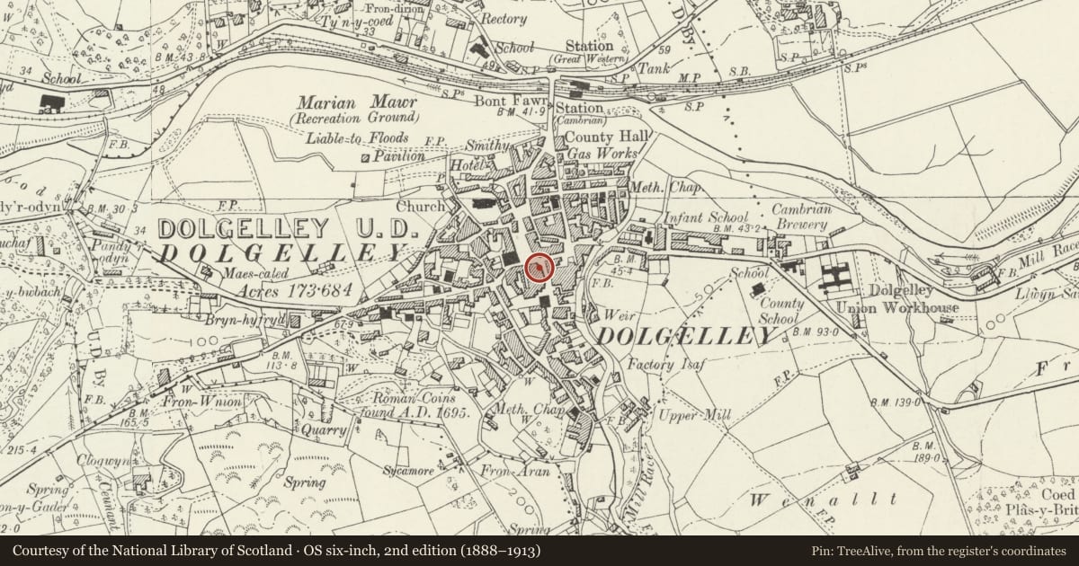 Ordnance Survey six-inch map, 2nd edition (1888–1913) covering the location of Plas Newydd (Premises of Nurses TV & Radio), Dolgellau, Gwynedd, with a pin at the register's coordinates