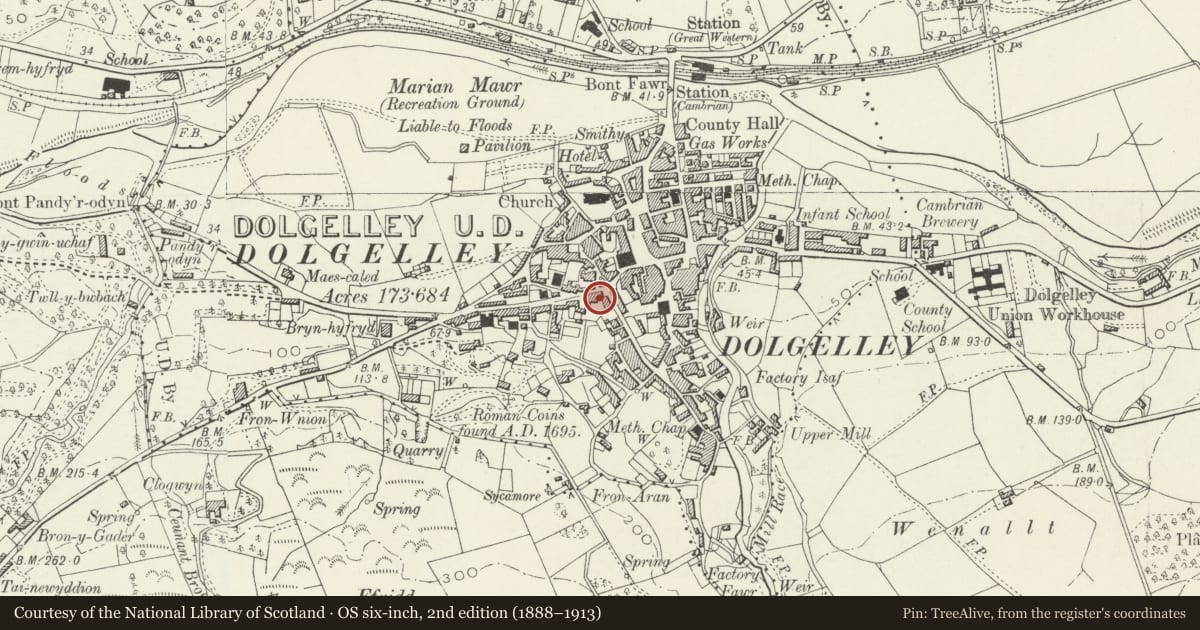 Ordnance Survey six-inch map, 2nd edition (1888–1913) covering the location of Telephone Call-box, Dolgellau, Gwynedd, with a pin at the register's coordinates