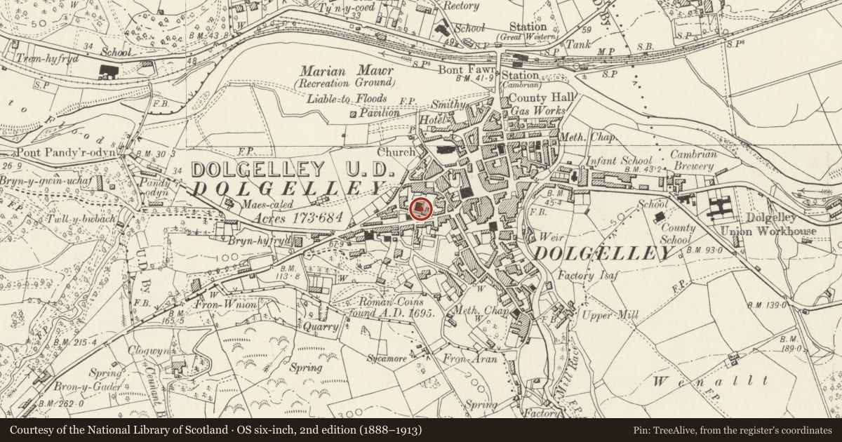 Ordnance Survey six-inch map, 2nd edition (1888–1913) covering the location of Capel Tabernacl (Congregationalist), Dolgellau, Gwynedd, with a pin at the register's coordinates
