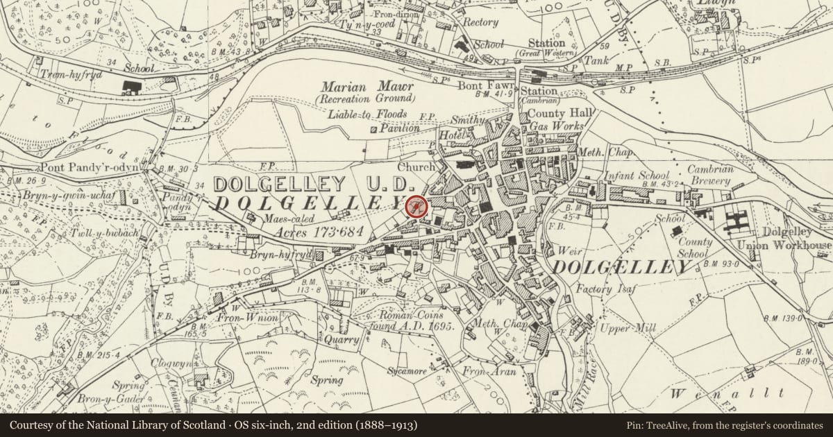 Ordnance Survey six-inch map, 2nd edition (1888–1913) covering the location of 2 Y Lawnt, Dolgellau, Gwynedd, with a pin at the register's coordinates