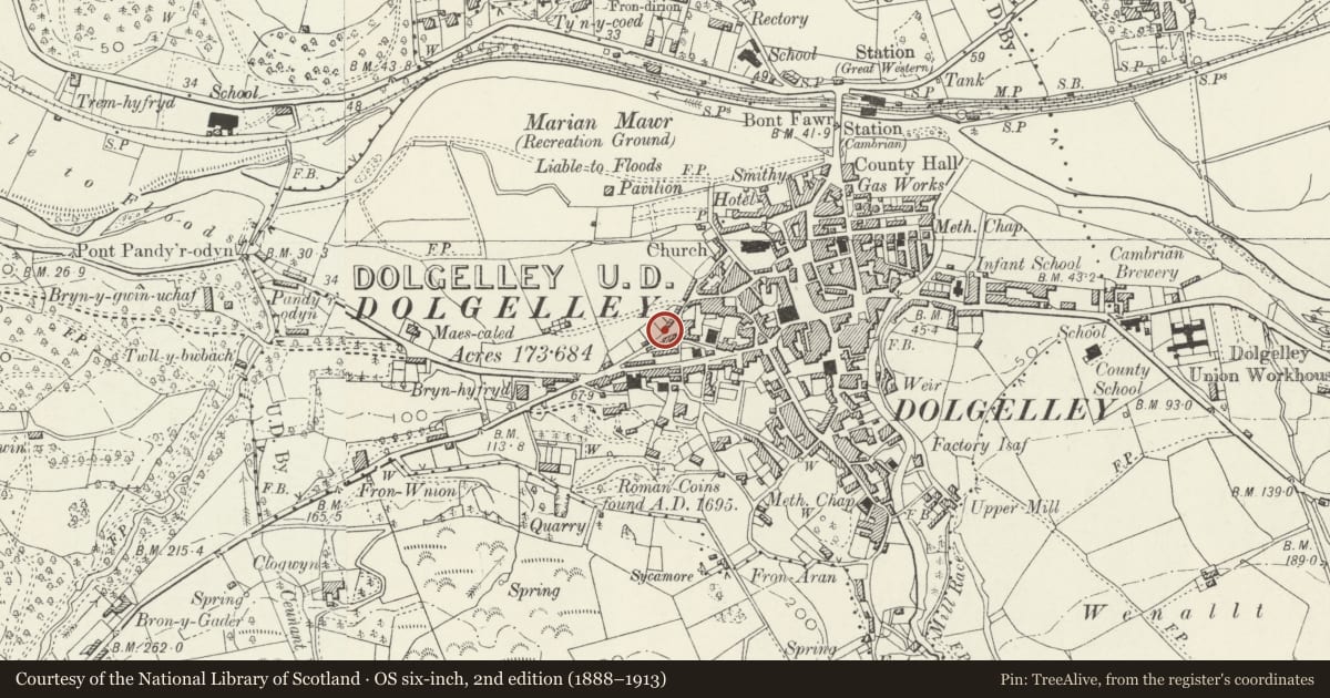 Ordnance Survey six-inch map, 2nd edition (1888–1913) covering the location of 6 Y Lawnt, Dolgellau, Gwynedd, with a pin at the register's coordinates