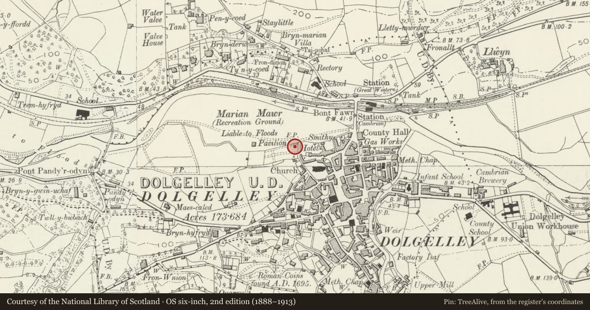 Ordnance Survey six-inch map, 2nd edition (1888–1913) covering the location of Obelisk to Dafydd Ionawr in Old Cemetery, Dolgellau, Gwynedd, with a pin at the register's coordinates