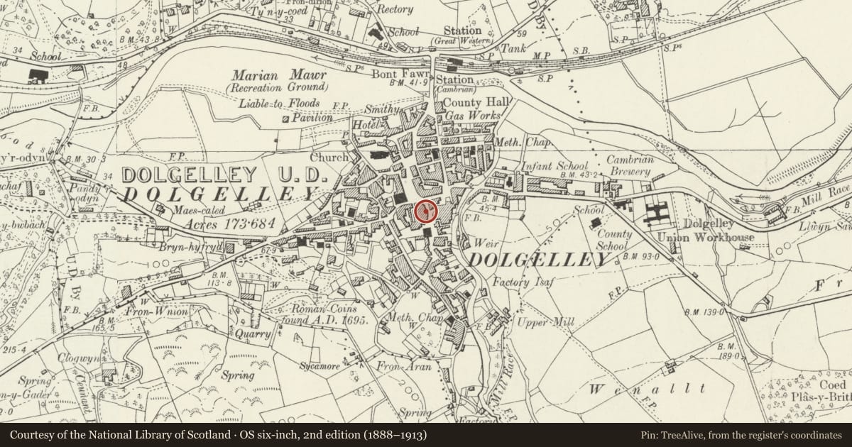 Ordnance Survey six-inch map, 2nd edition (1888–1913) covering the location of Cosy Takeaway Fish & Chips, Dolgellau, Gwynedd, with a pin at the register's coordinates