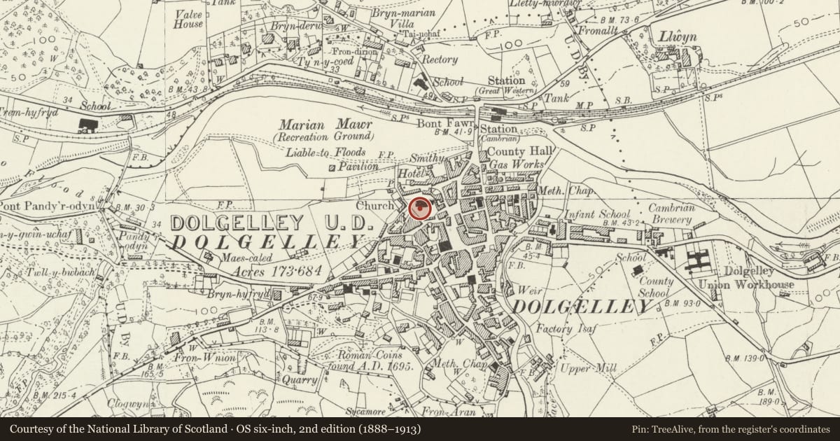 Ordnance Survey six-inch map, 2nd edition (1888–1913) covering the location of Sundial in St Marys Churchyard, Dolgellau, Gwynedd, with a pin at the register's coordinates