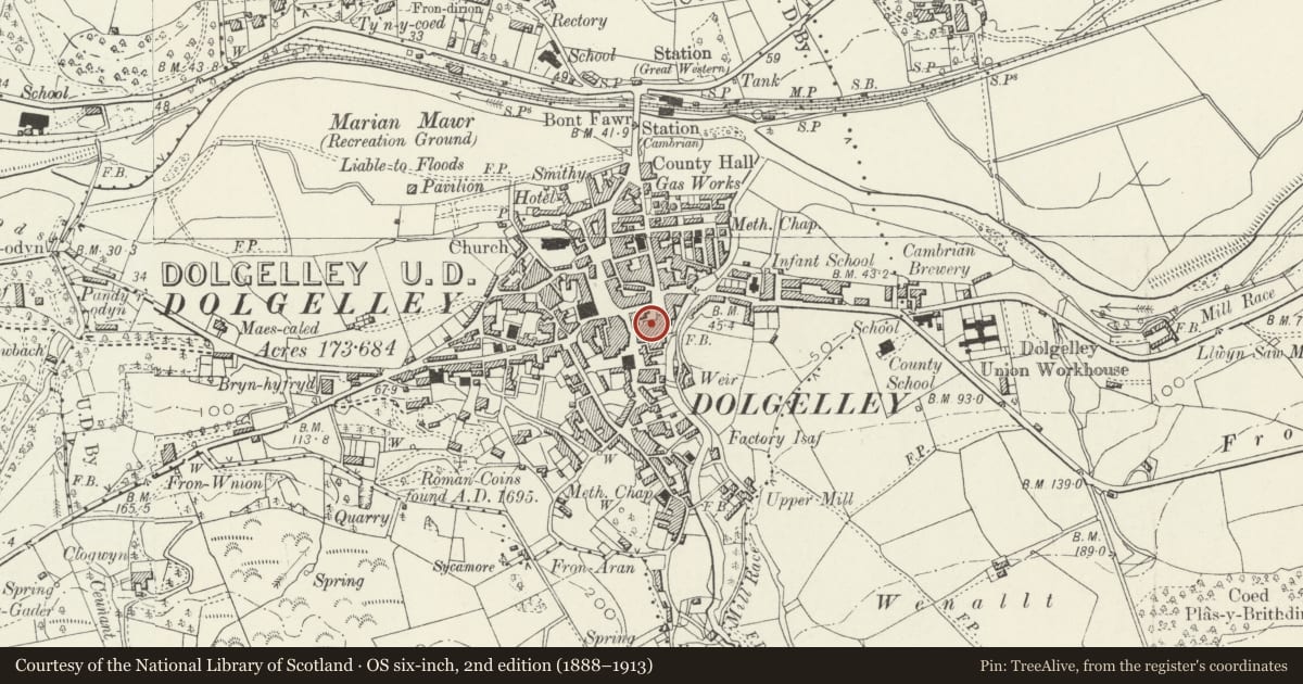 Ordnance Survey six-inch map, 2nd edition (1888–1913) covering the location of Plas Coch, Dolgellau, Gwynedd, with a pin at the register's coordinates