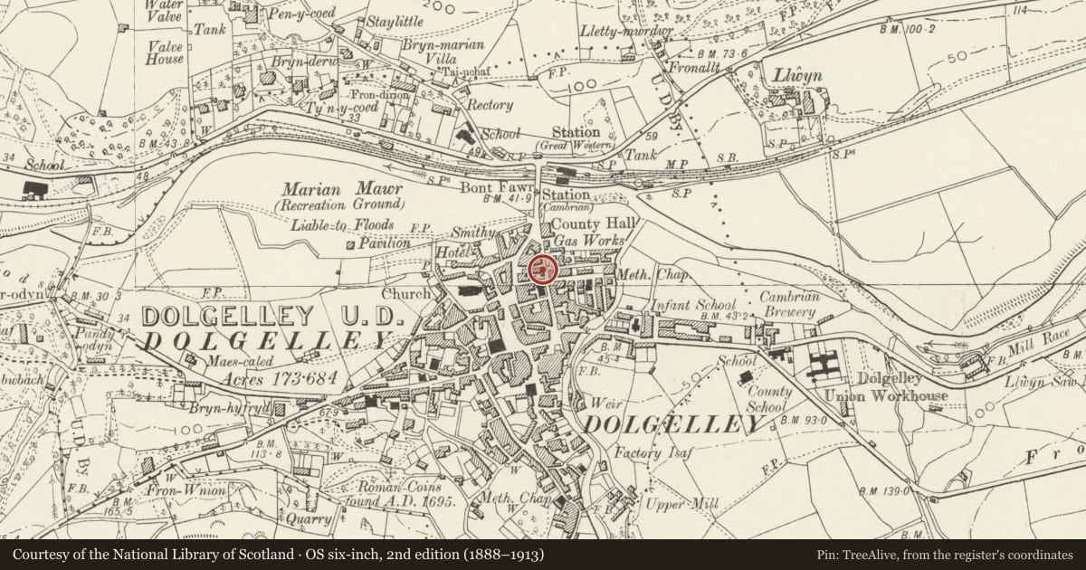 Ordnance Survey six-inch map, 2nd edition (1888–1913) covering the location of 1 Waterloo Street, Dolgellau, Gwynedd, with a pin at the register's coordinates