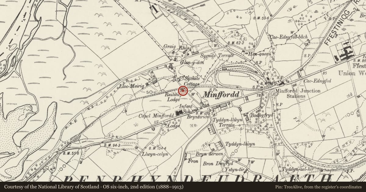 Ordnance Survey six-inch map, 2nd edition (1888–1913) covering the location of Railway Lodge at the Ffestiniog Railway Crossing, Penrhyndeudraeth, Gwynedd, with a pin at the register's coordinates