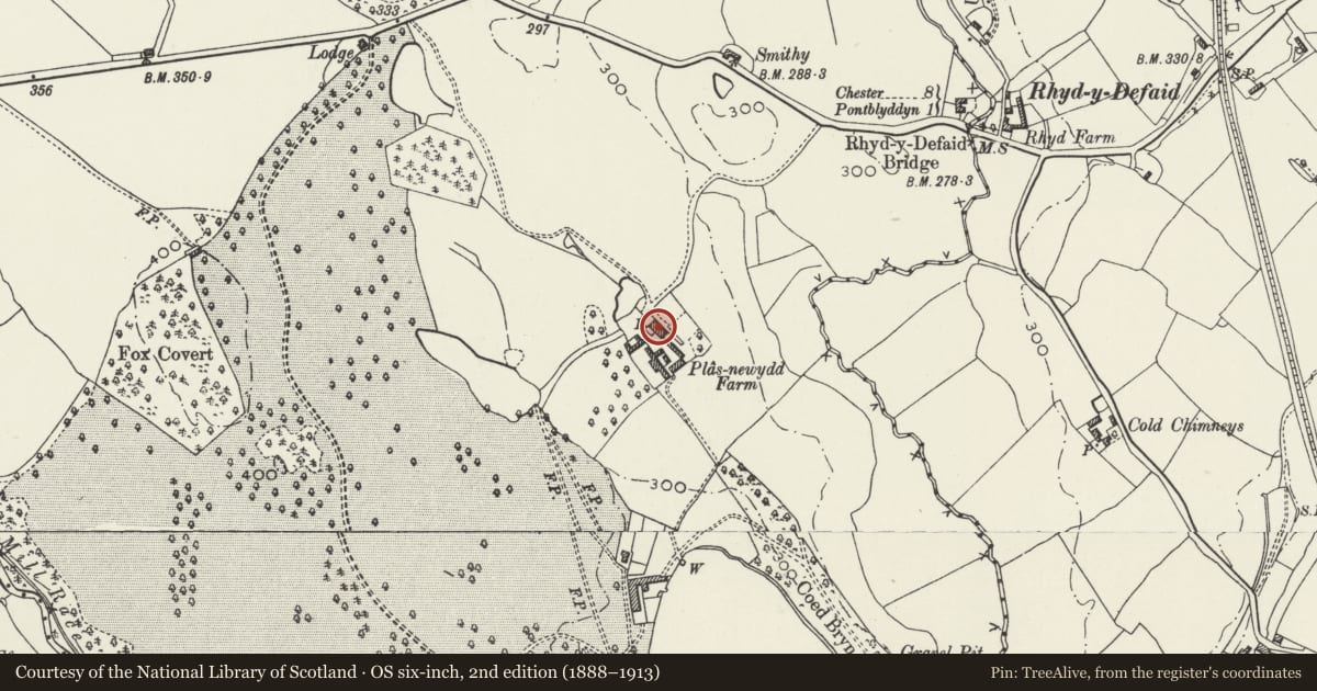 Ordnance Survey six-inch map, 2nd edition (1888–1913) covering the location of Plasnewydd Cottage and Farmhouse, Leeswood and Pontblyddyn, Flintshire, with a pin at the register's coordinates