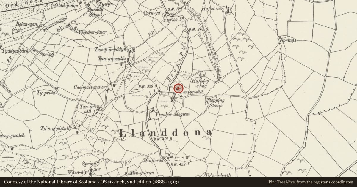 Ordnance Survey six-inch map, 2nd edition (1888–1913) covering the location of Pen-yr-Allt, Llanddona, Isle of Anglesey, with a pin at the register's coordinates