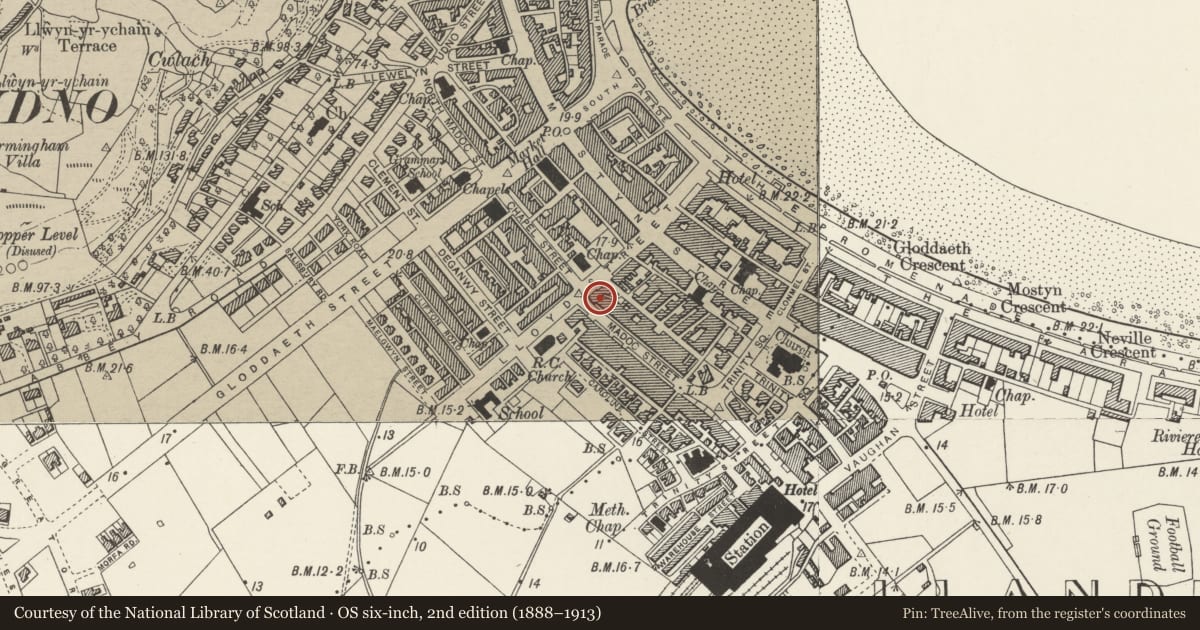 Ordnance Survey six-inch map, 2nd edition (1888–1913) covering the location of 1 Madoc Street, Llandudno, Conwy, with a pin at the register's coordinates