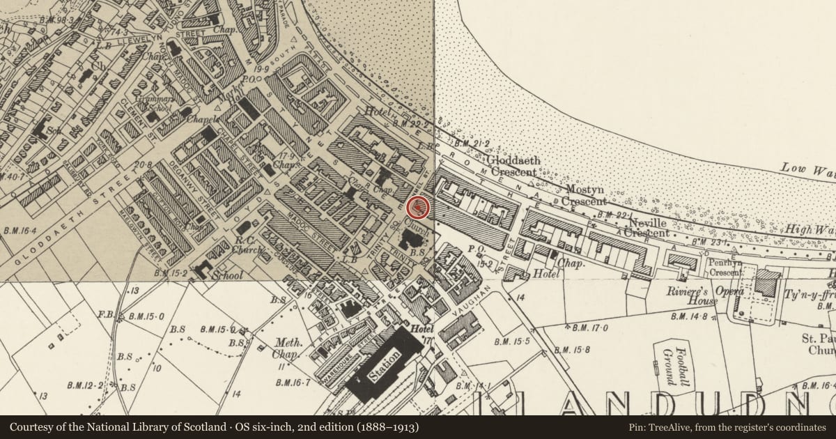 Ordnance Survey six-inch map, 2nd edition (1888–1913) covering the location of Alexandra Hotel, Llandudno, Conwy, with a pin at the register's coordinates