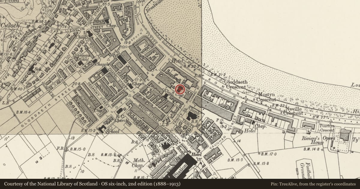 Ordnance Survey six-inch map, 2nd edition (1888–1913) covering the location of St John's English Methodist Church, Llandudno, Conwy, with a pin at the register's coordinates