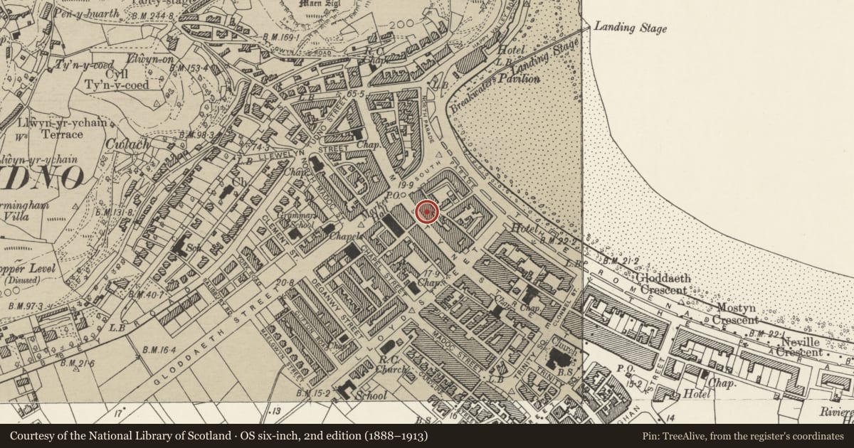Ordnance Survey six-inch map, 2nd edition (1888–1913) covering the location of 109 Mostyn Street, Llandudno, Conwy, with a pin at the register's coordinates