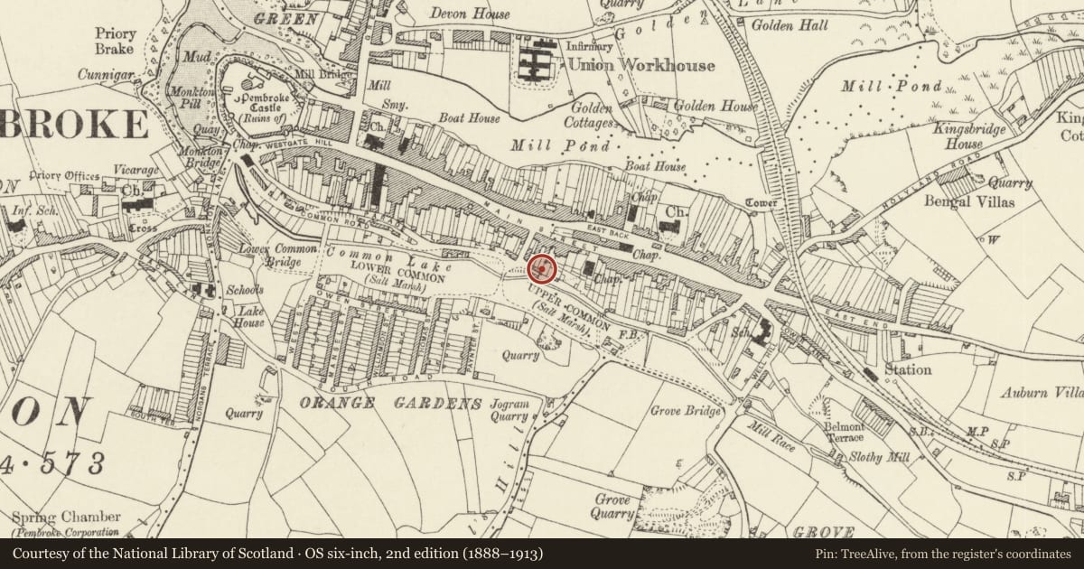 Ordnance Survey six-inch map, 2nd edition (1888–1913) covering the location of 5 Common Road, Pembroke, Pembrokeshire, with a pin at the register's coordinates