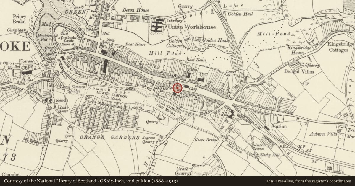 Ordnance Survey six-inch map, 2nd edition (1888–1913) covering the location of Forecourt wall, gates and gateposts to Tabernacle Congregational Church, Pembroke, Pembrokeshire, with a pin at the register's coordinates