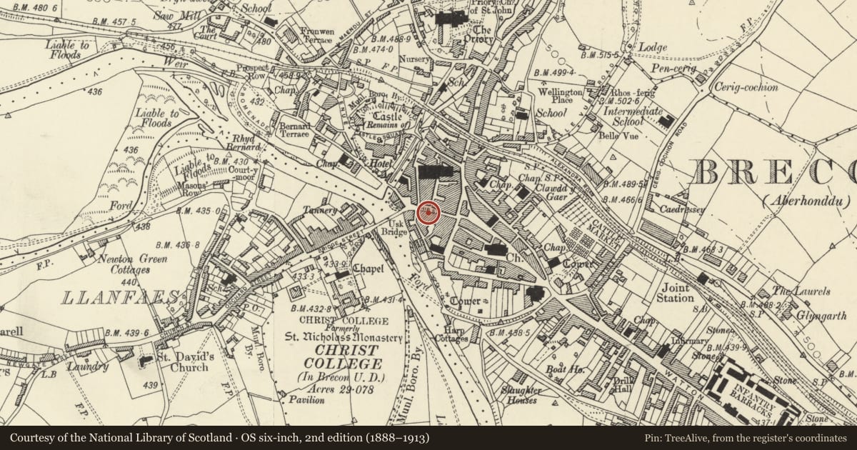 Ordnance Survey six-inch map, 2nd edition (1888–1913) covering the location of Boleyn House and Flats round Rear Courtyard and Stone Flagged Pavement, Brecon, Powys, with a pin at the register's coordinates