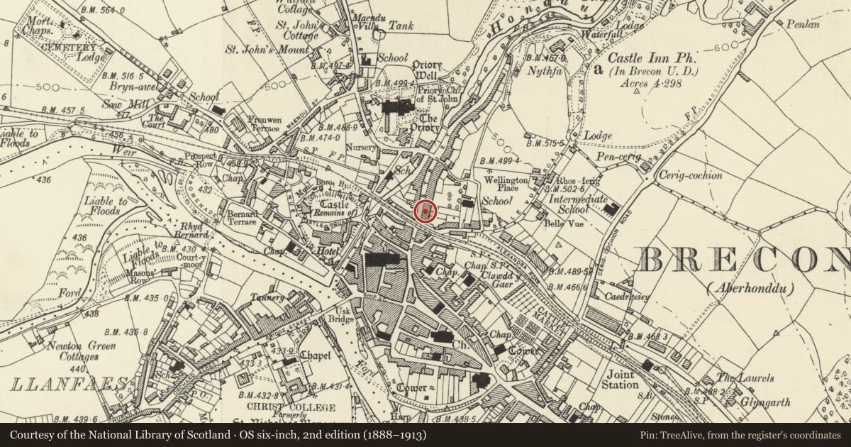 Ordnance Survey six-inch map, 2nd edition (1888–1913) covering the location of 8 The Struet, Brecon, Powys, with a pin at the register's coordinates