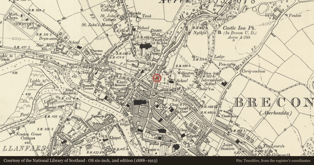 Ordnance Survey six-inch map, 2nd edition (1888–1913) covering the location of 11 The Struet, including Front Steps and Railings, Brecon, Powys, with a pin at the register's coordinates