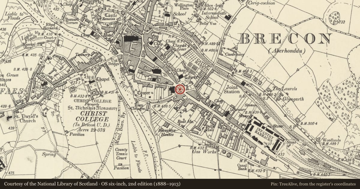 Ordnance Survey six-inch map, 2nd edition (1888–1913) covering the location of Forecourt Walls & Railings to the Brecknock Museum, Brecon, Powys, with a pin at the register's coordinates