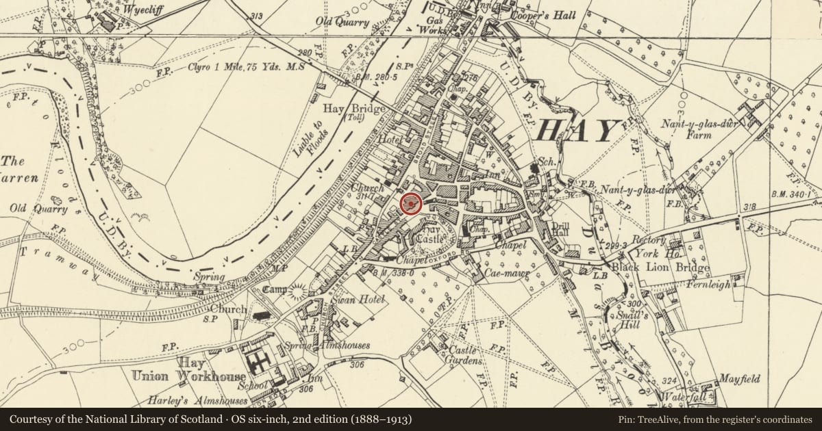 Ordnance Survey six-inch map, 2nd edition (1888–1913) covering the location of Ye Olde Curiosity Shop, Hay, Powys, with a pin at the register's coordinates