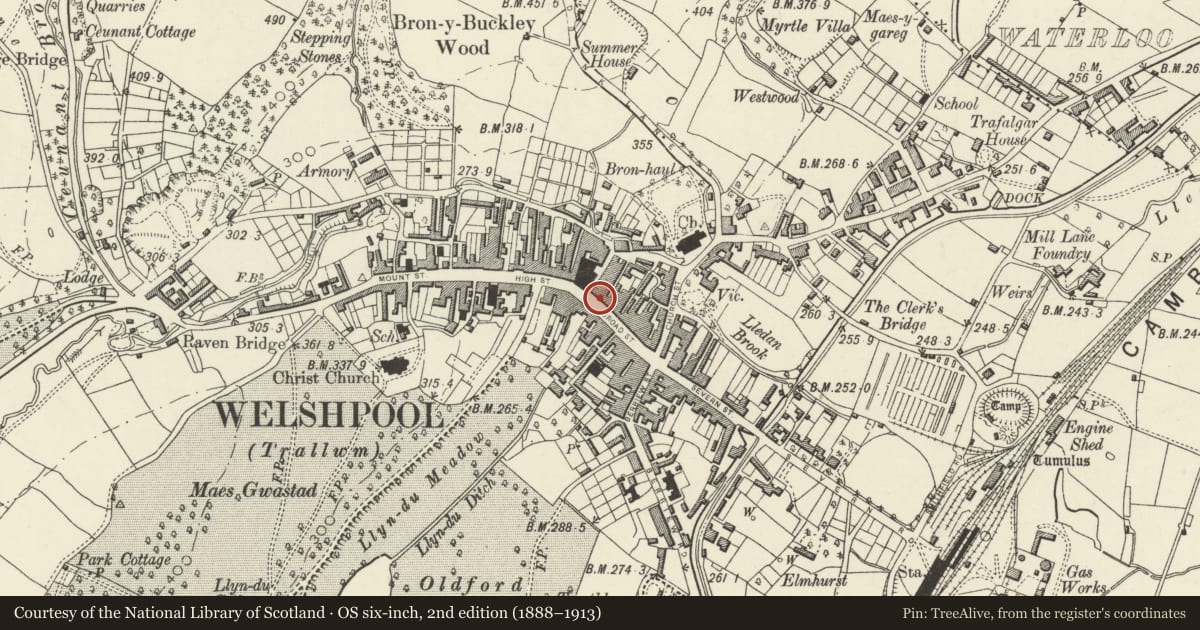 Ordnance Survey six-inch map, 2nd edition (1888–1913) covering the location of 4 Broad Street, Welshpool, Powys, with a pin at the register's coordinates