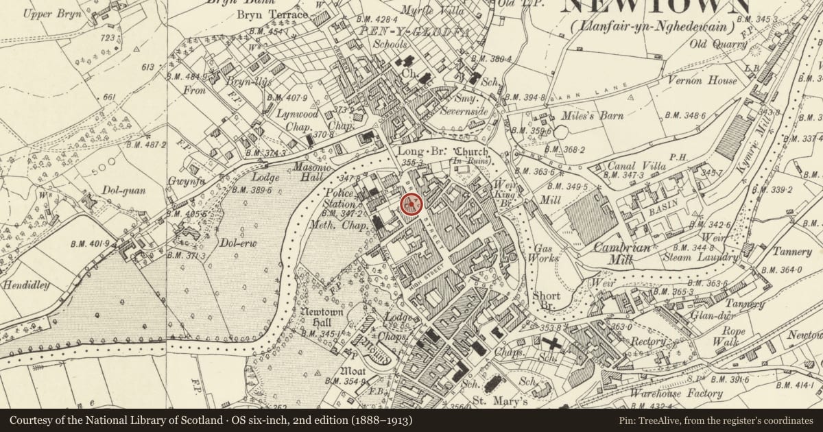 Ordnance Survey six-inch map, 2nd edition (1888–1913) covering the location of 17 Broad Street, Newtown and Llanllwchaiarn, Powys, with a pin at the register's coordinates