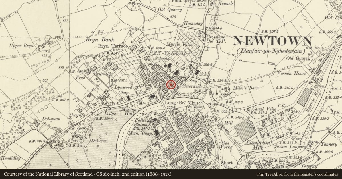 Ordnance Survey six-inch map, 2nd edition (1888–1913) covering the location of 9 Chapel Street, Newtown and Llanllwchaiarn, Powys, with a pin at the register's coordinates