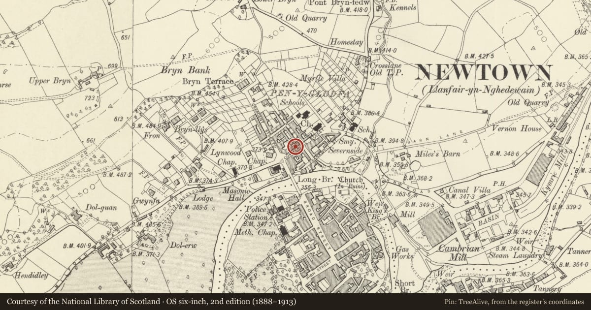 Ordnance Survey six-inch map, 2nd edition (1888–1913) covering the location of 6 Commercial Street, Newtown and Llanllwchaiarn, Powys, with a pin at the register's coordinates