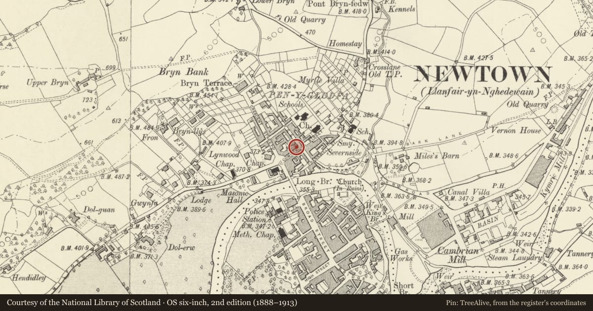 Ordnance Survey six-inch map, 2nd edition (1888–1913) covering the location of 8 Commercial Street, Newtown and Llanllwchaiarn, Powys, with a pin at the register's coordinates