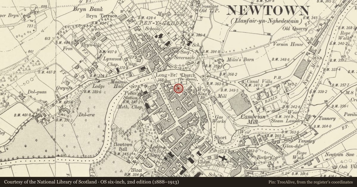 Ordnance Survey six-inch map, 2nd edition (1888–1913) covering the location of 11 Old Church Street, Newtown and Llanllwchaiarn, Powys, with a pin at the register's coordinates
