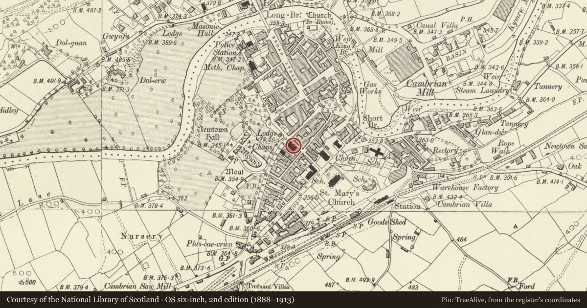 Ordnance Survey six-inch map, 2nd edition (1888–1913) covering the location of United Reformed Church, Newtown and Llanllwchaiarn, Powys, with a pin at the register's coordinates