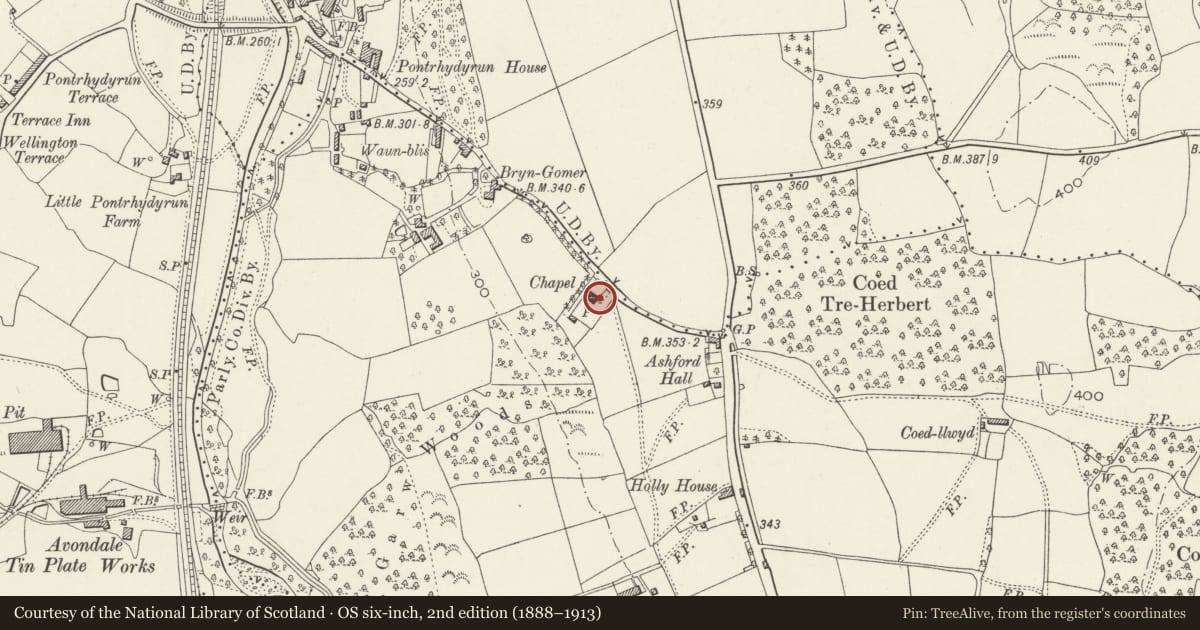 Ordnance Survey six-inch map, 2nd edition (1888–1913) covering the location of War Memorial in front of Pontrhydyrun Baptist Church, Croesyceiliog, Torfaen, with a pin at the register's coordinates