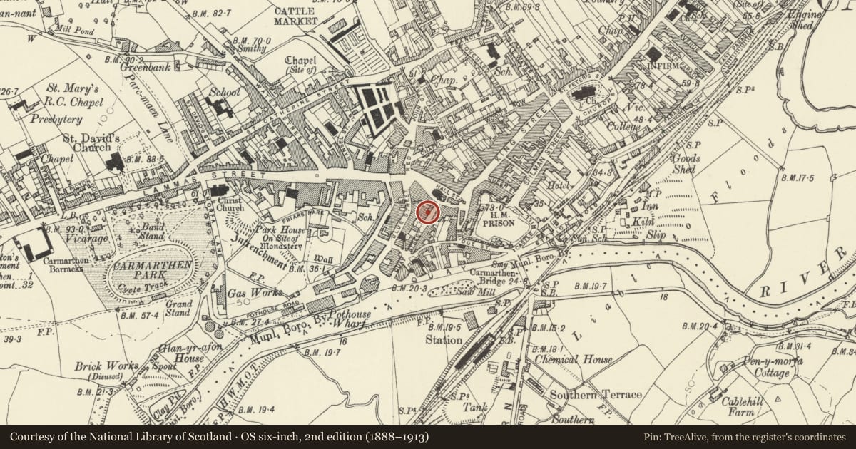 Ordnance Survey six-inch map, 2nd edition (1888–1913) covering the location of 31 Quay Street, Carmarthen, Carmarthenshire, with a pin at the register's coordinates