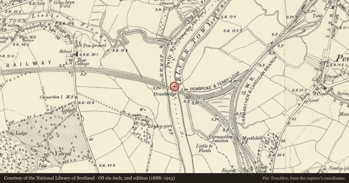 Ordnance Survey six-inch map, 2nd edition (1888–1913) covering the location of White Bridge (The Bacule railway bridge), Llangunnor, Carmarthenshire, with a pin at the register's coordinates