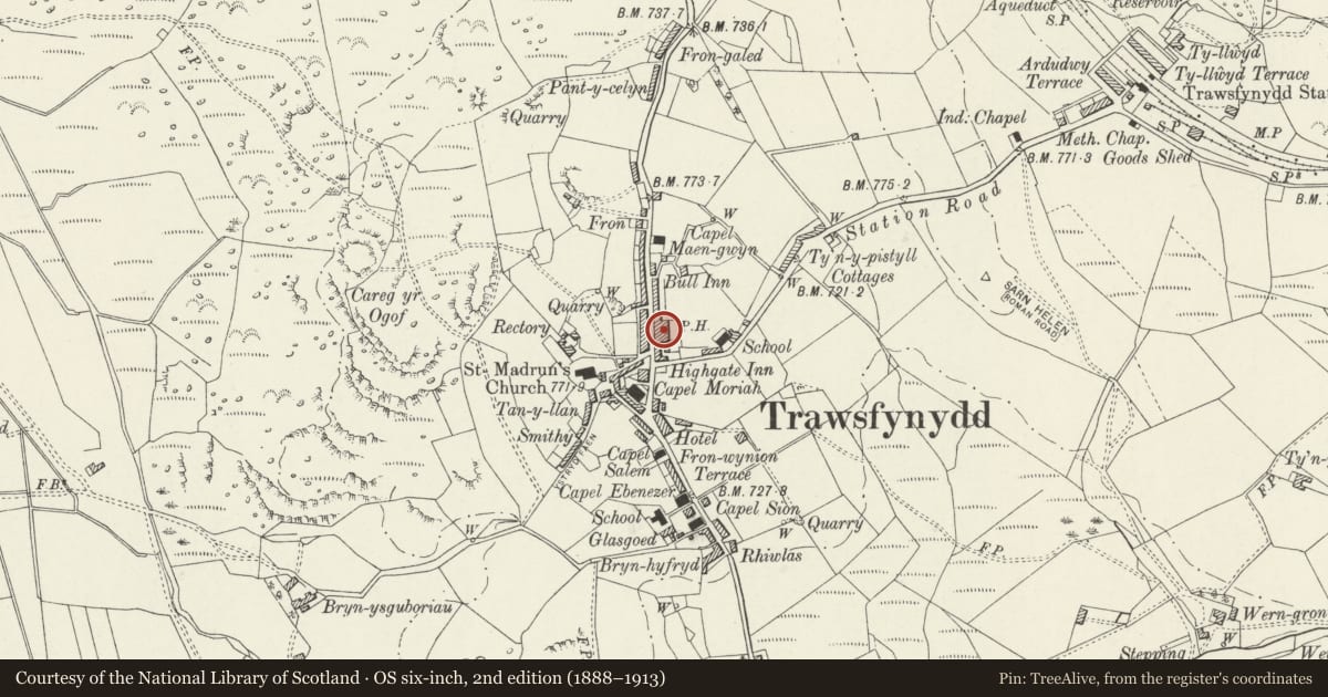 Ordnance Survey six-inch map, 2nd edition (1888–1913) covering the location of White Lion Inn, Trawsfynydd, Gwynedd, with a pin at the register's coordinates