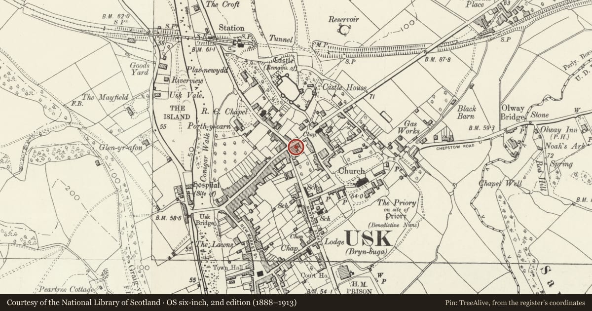Ordnance Survey six-inch map, 2nd edition (1888–1913) covering the location of 2 Castle Parade, Usk, Monmouthshire, with a pin at the register's coordinates