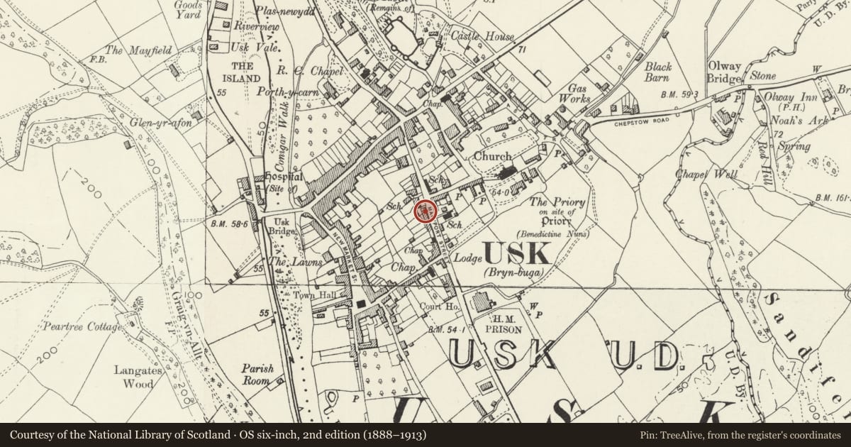 Ordnance Survey six-inch map, 2nd edition (1888–1913) covering the location of 22 Maryport Street, Usk, Monmouthshire, with a pin at the register's coordinates