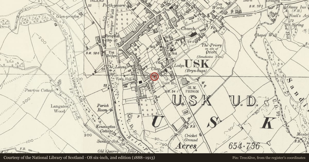 Ordnance Survey six-inch map, 2nd edition (1888–1913) covering the location of 29 Old Market Street, Usk, Monmouthshire, with a pin at the register's coordinates