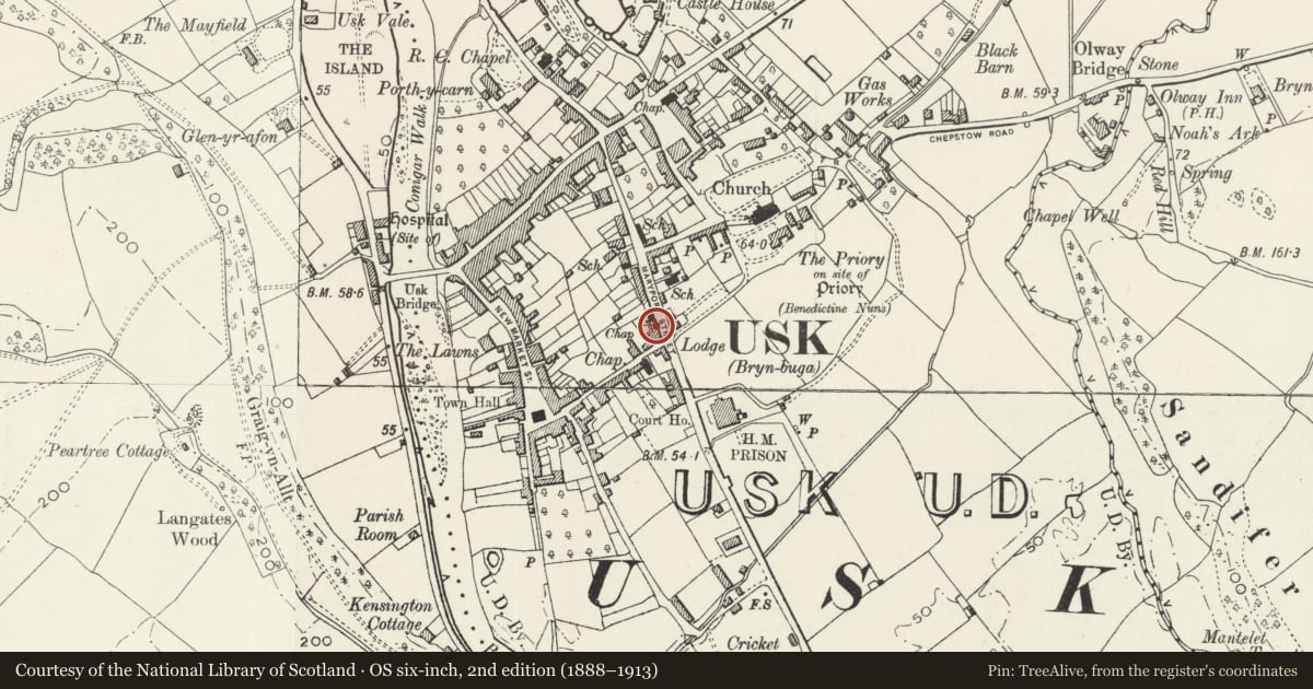 Ordnance Survey six-inch map, 2nd edition (1888–1913) covering the location of 40 Maryport Street, Usk, Monmouthshire, with a pin at the register's coordinates