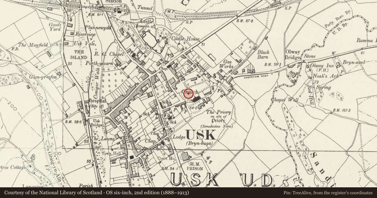 Ordnance Survey six-inch map, 2nd edition (1888–1913) covering the location of Berry Tomb in St Mary's Churchyard, Usk, Monmouthshire, with a pin at the register's coordinates