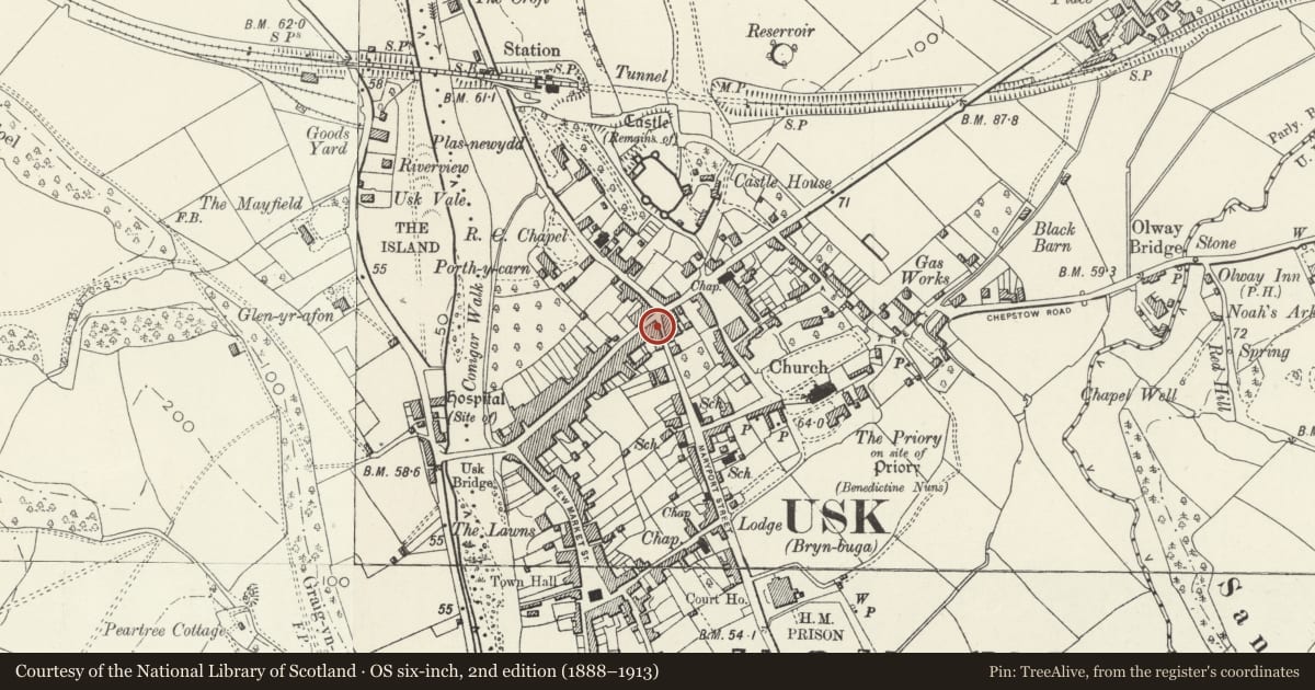 Ordnance Survey six-inch map, 2nd edition (1888–1913) covering the location of The White Hart PH, Usk, Monmouthshire, with a pin at the register's coordinates