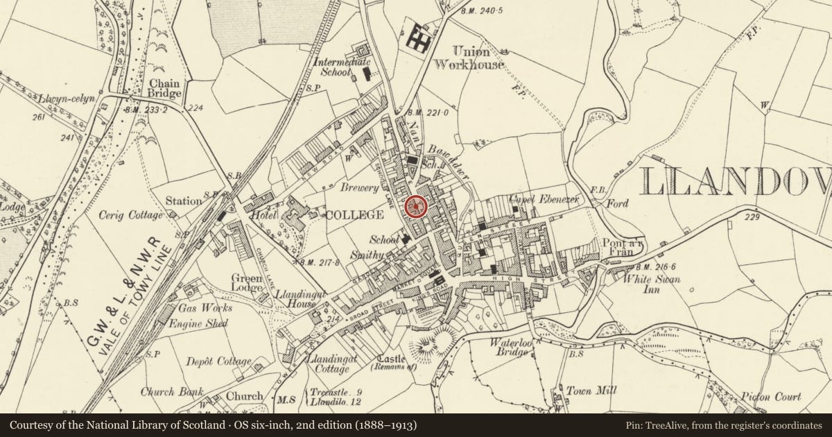 Ordnance Survey six-inch map, 2nd edition (1888–1913) covering the location of 28 Stone Street, Llandovery, Carmarthenshire, with a pin at the register's coordinates