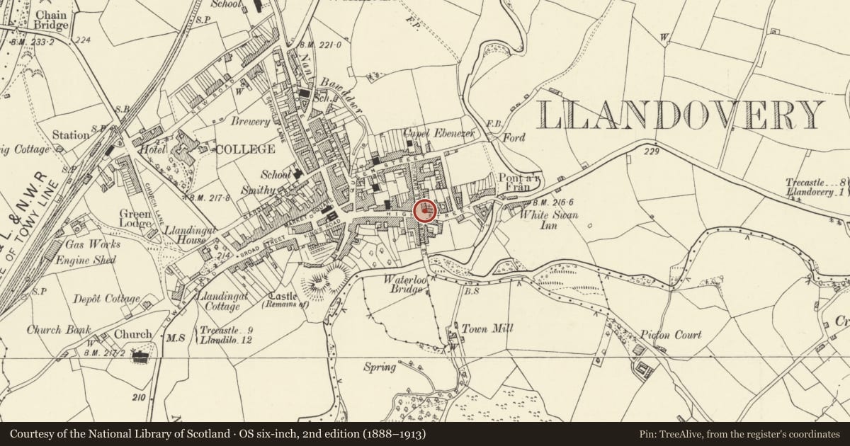 Ordnance Survey six-inch map, 2nd edition (1888–1913) covering the location of 38 High Street, Llandovery, Carmarthenshire, with a pin at the register's coordinates