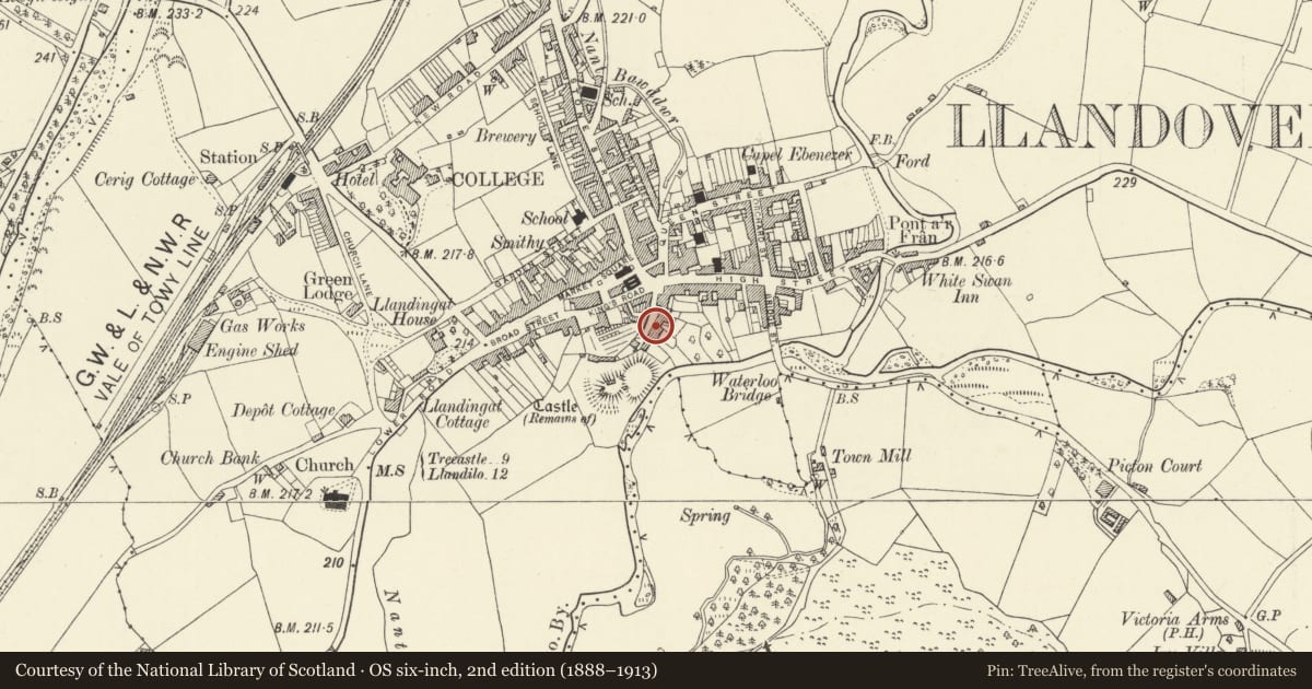 Ordnance Survey six-inch map, 2nd edition (1888–1913) covering the location of 6 Castle Street, Llandovery, Carmarthenshire, with a pin at the register's coordinates