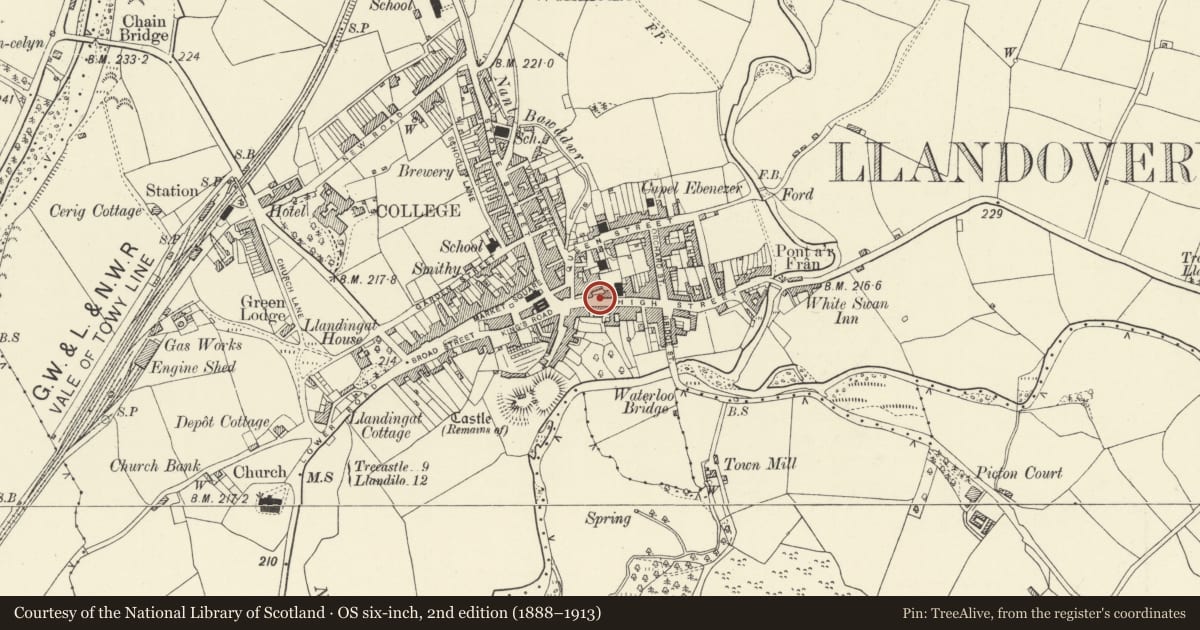 Ordnance Survey six-inch map, 2nd edition (1888–1913) covering the location of Gates and railings to Prospect House (Lloyds Bank), Llandovery, Carmarthenshire, with a pin at the register's coordinates